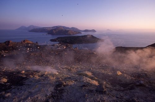 Le isole Eolie viste dall\'alto di Vulcano